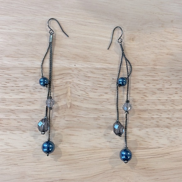 Earrings - Picture 1 of 2